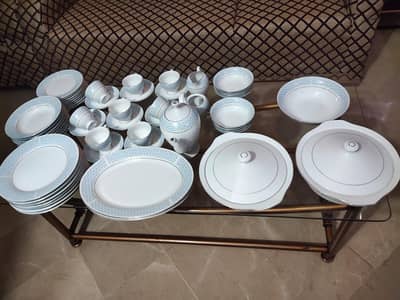 DINNER SET