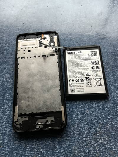 Muje samsung ao4e ki 100% original battery + body sale karni he
