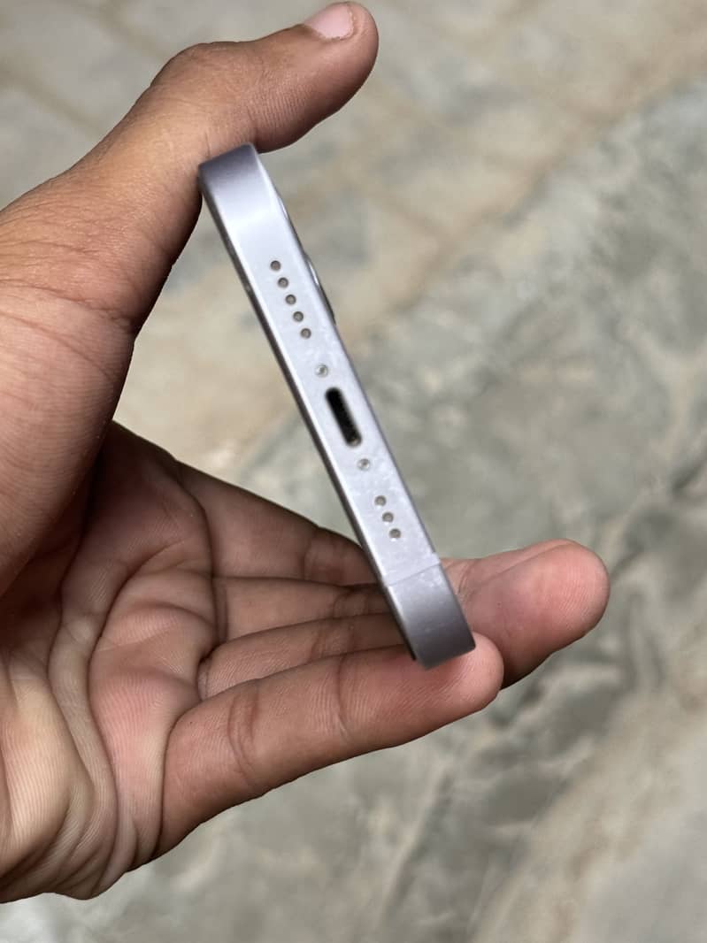 Apple iPhone 14 3