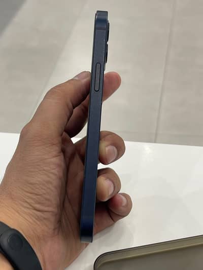 Apple iPhone 12