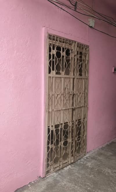 Flats Urgent Sale West open 4th Floor Main Ranchorline Chowk