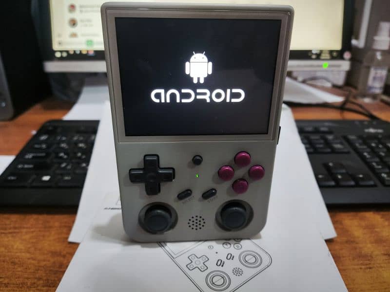 Anbernic RG353V (Android + Linux) Touch Screen - Box Pack - COD 10