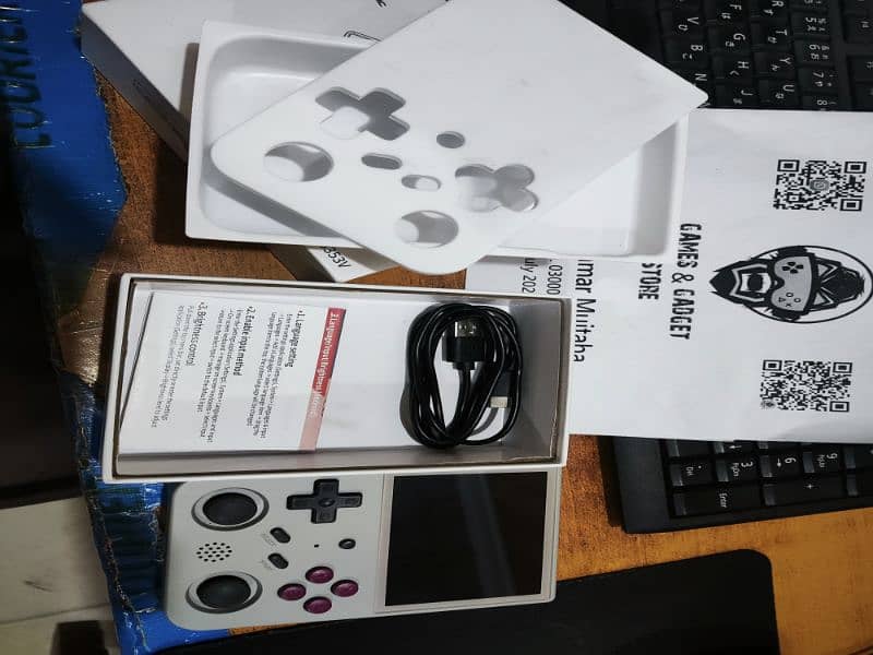 Anbernic RG353V (Android + Linux) Touch Screen - Box Pack - COD 19