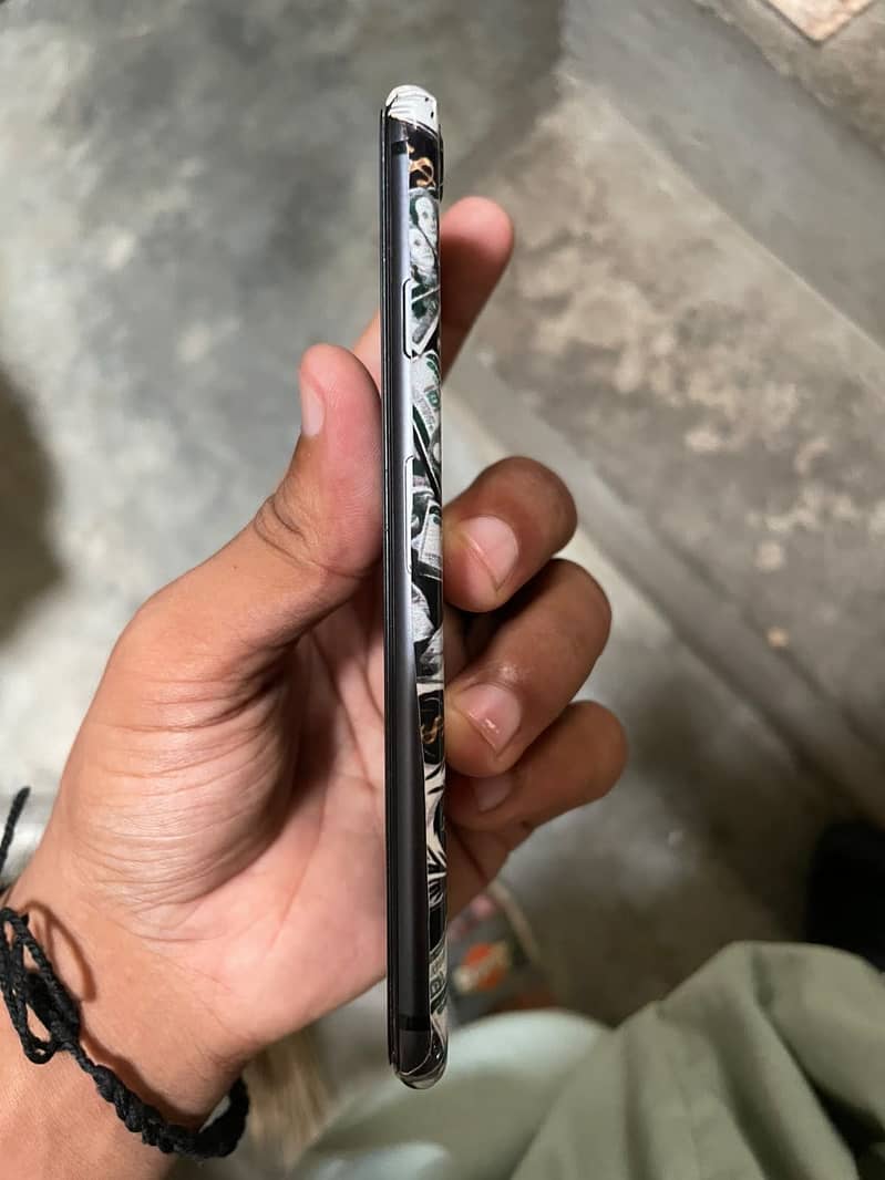 Apple iPhone 8 4