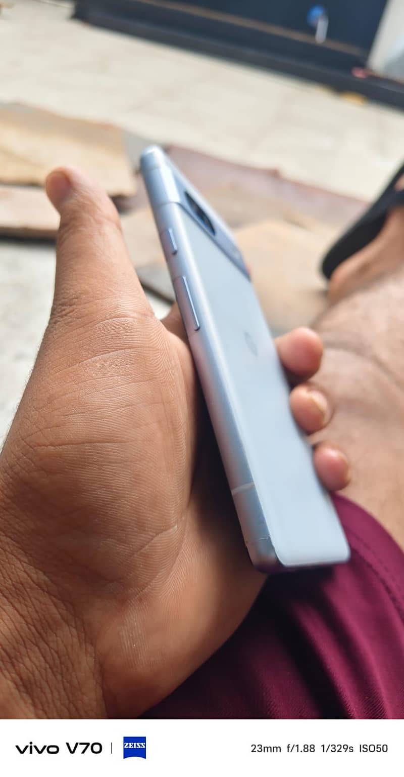 Google Pixel 7a 5