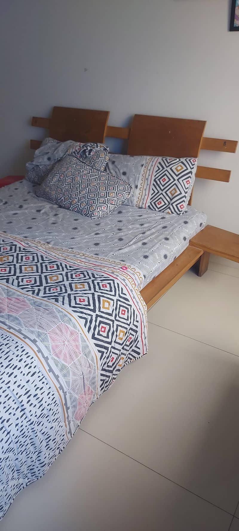 King size bed 2