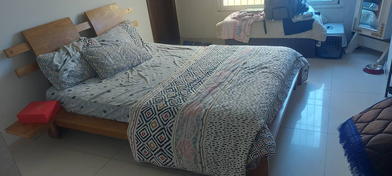King size bed 3