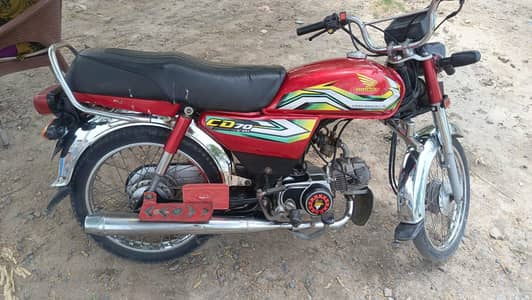 CD 70 23 model tanky eski khrab ho gai thi original tanky sath ni ha