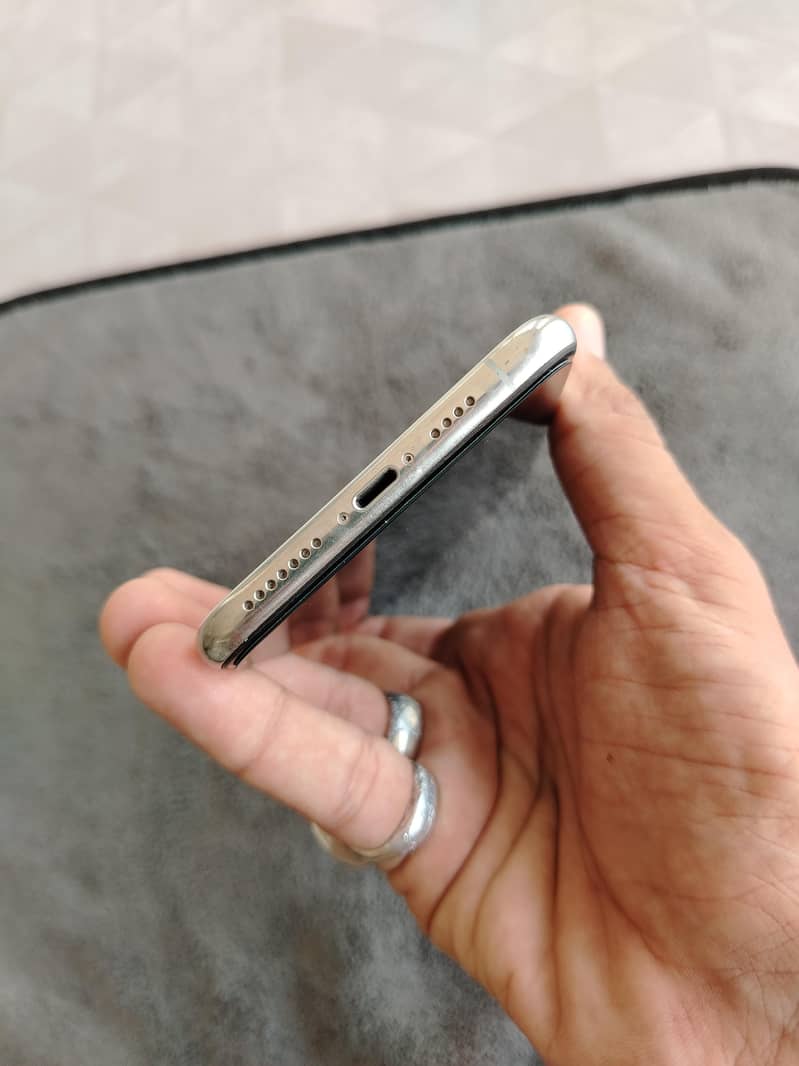 Apple iPhone 11 Pro Max 3