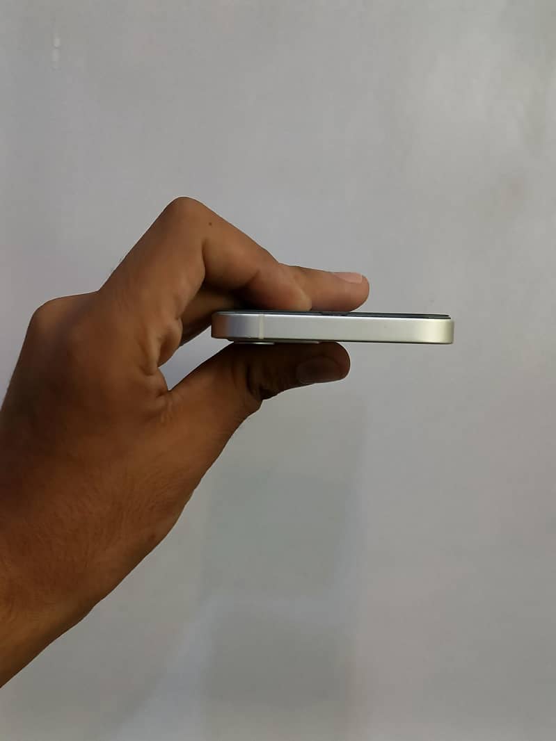 Apple iPhone 12 3