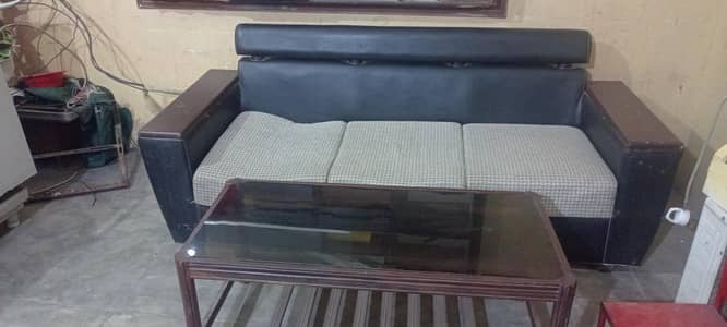 sofa set 3 seater good condition with fancy table
