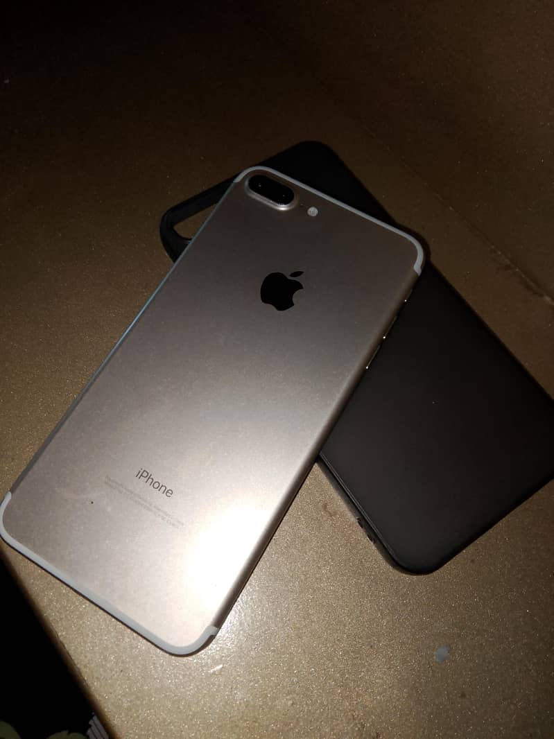 Apple iPhone 7 Plus 0