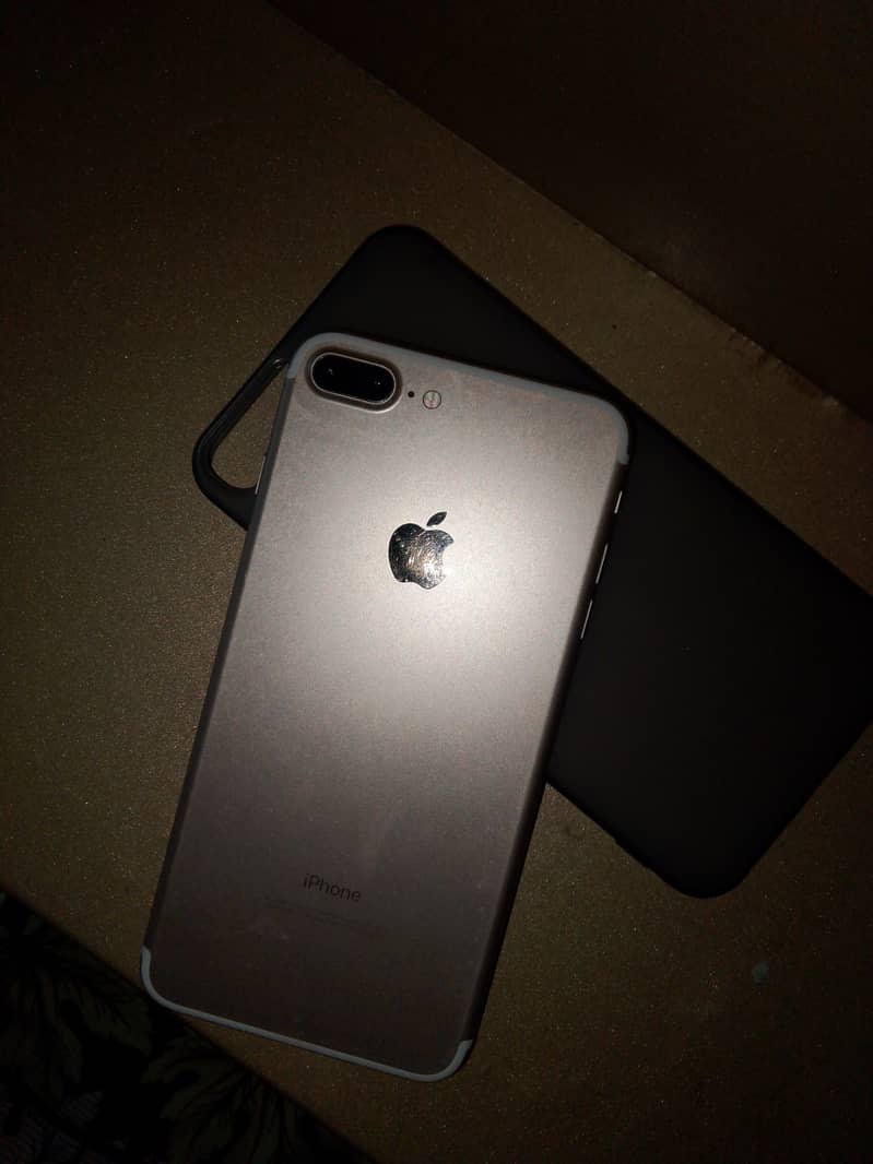 Apple iPhone 7 Plus 1
