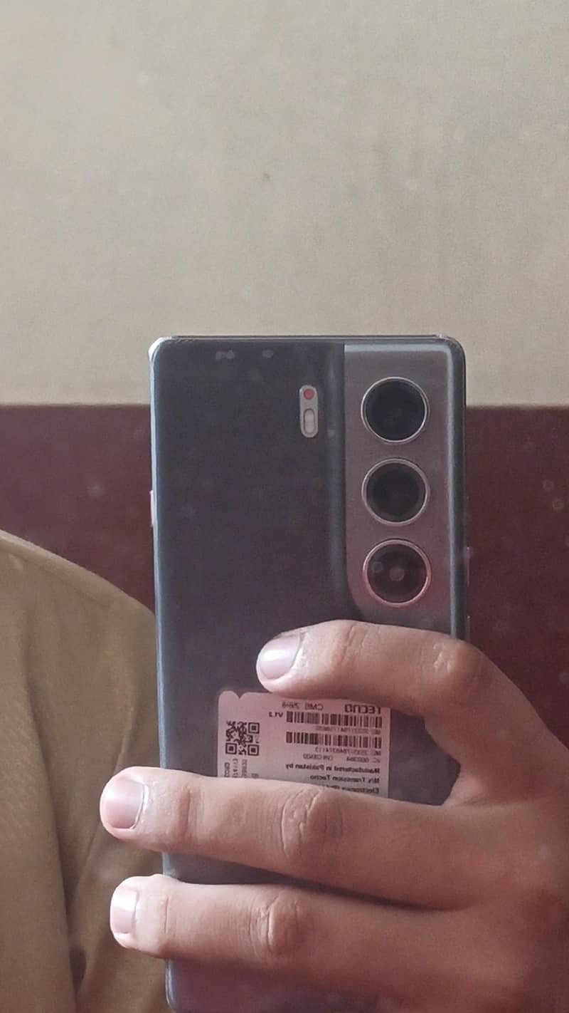 Tecno CAMON 40 Pro 0