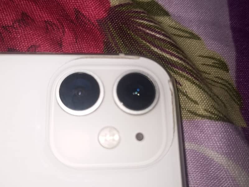 Apple iPhone 11 7