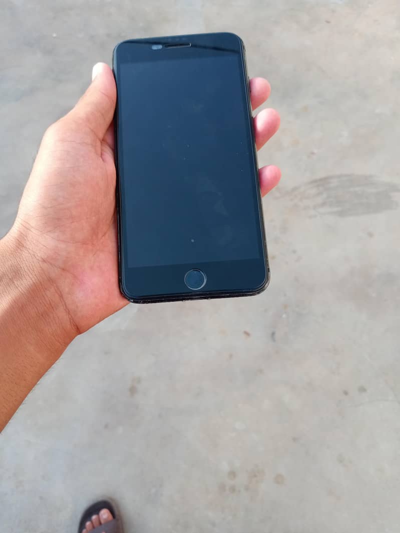 Apple iPhone 7 Plus 0