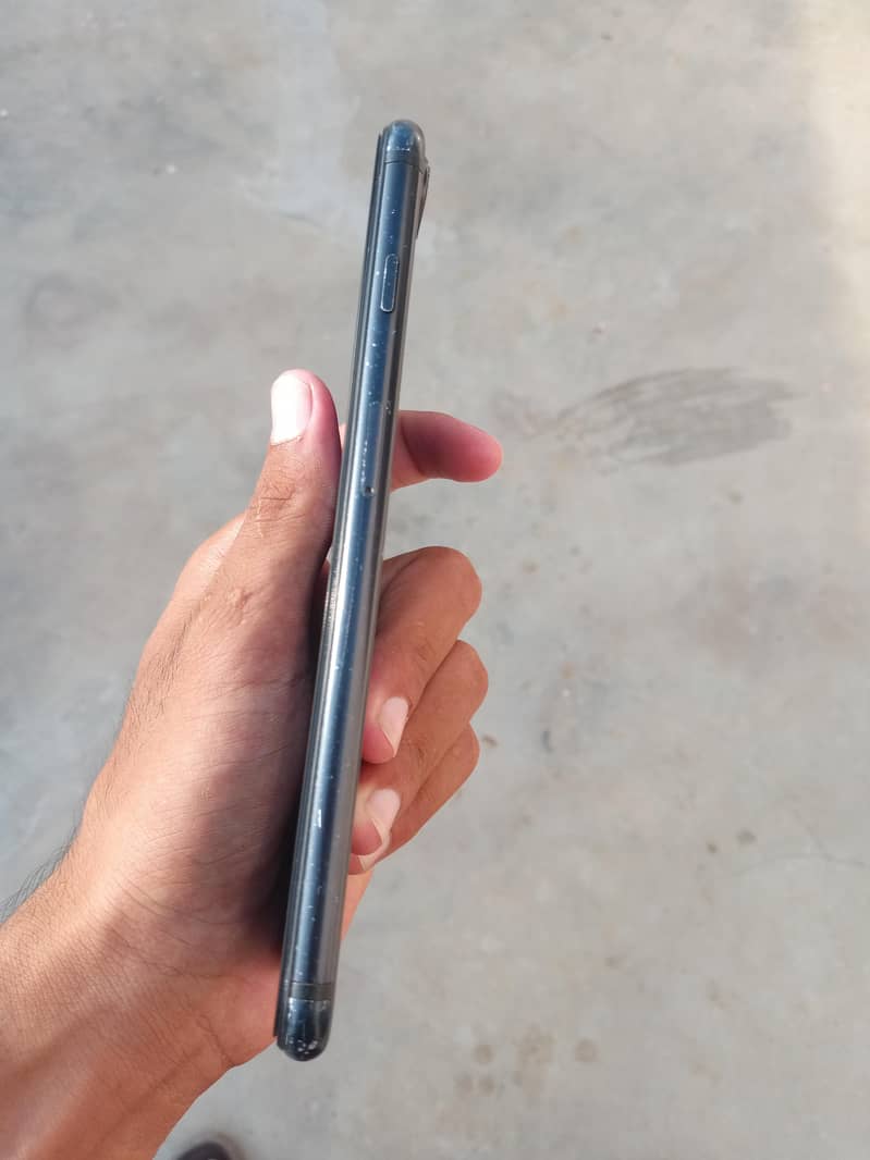 Apple iPhone 7 Plus 1