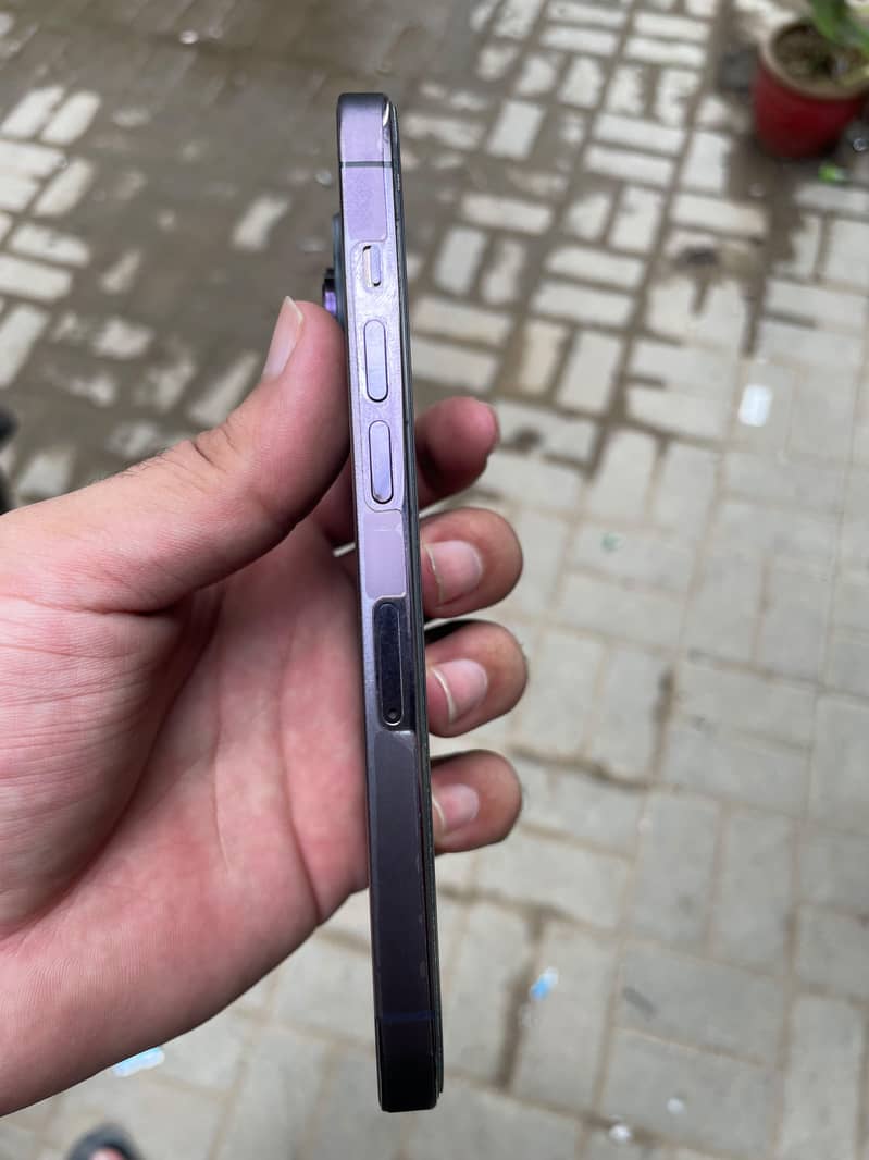 Apple iPhone 14 Pro 4