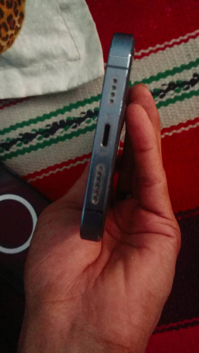 Apple iPhone 13 Pro Max 4