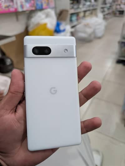 Google Pixel 7a almost 10/10 condition. front glass crack