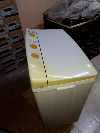 Dawlance Washing Machine DW-5200 for Sale