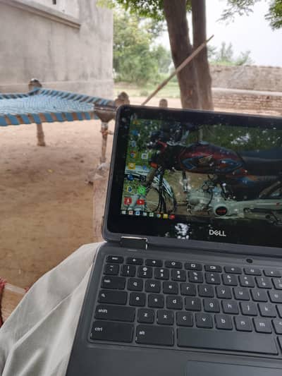 chrome book ram 4GB ROM 32 GB 5,6 hours battery