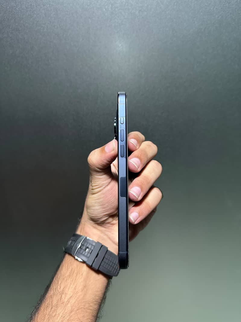 iPhone 15 pro max 4