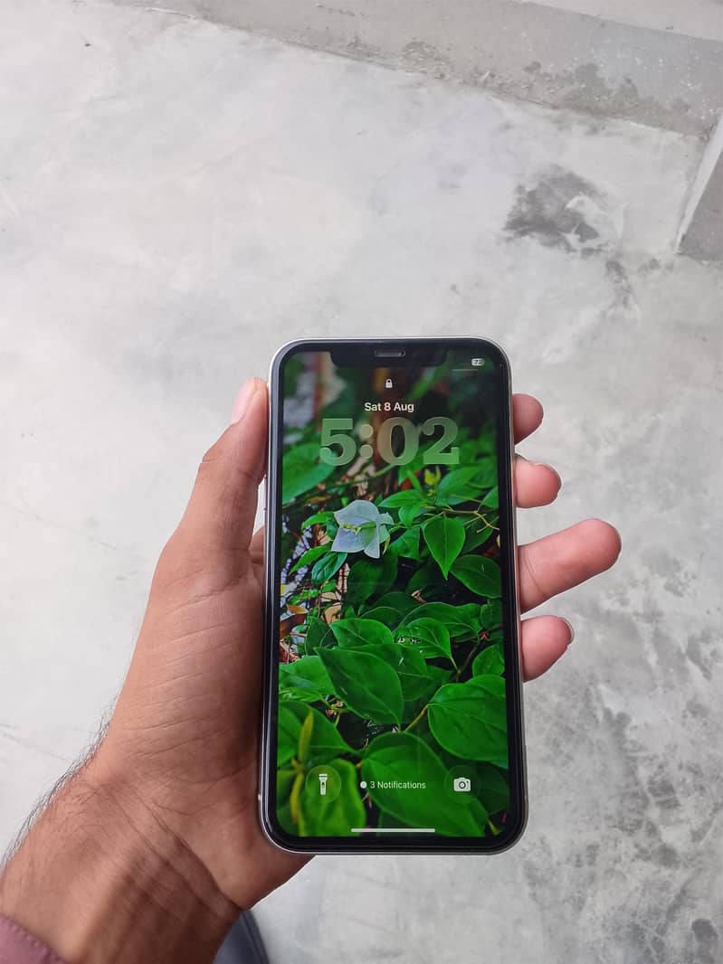 Apple iPhone 11 3