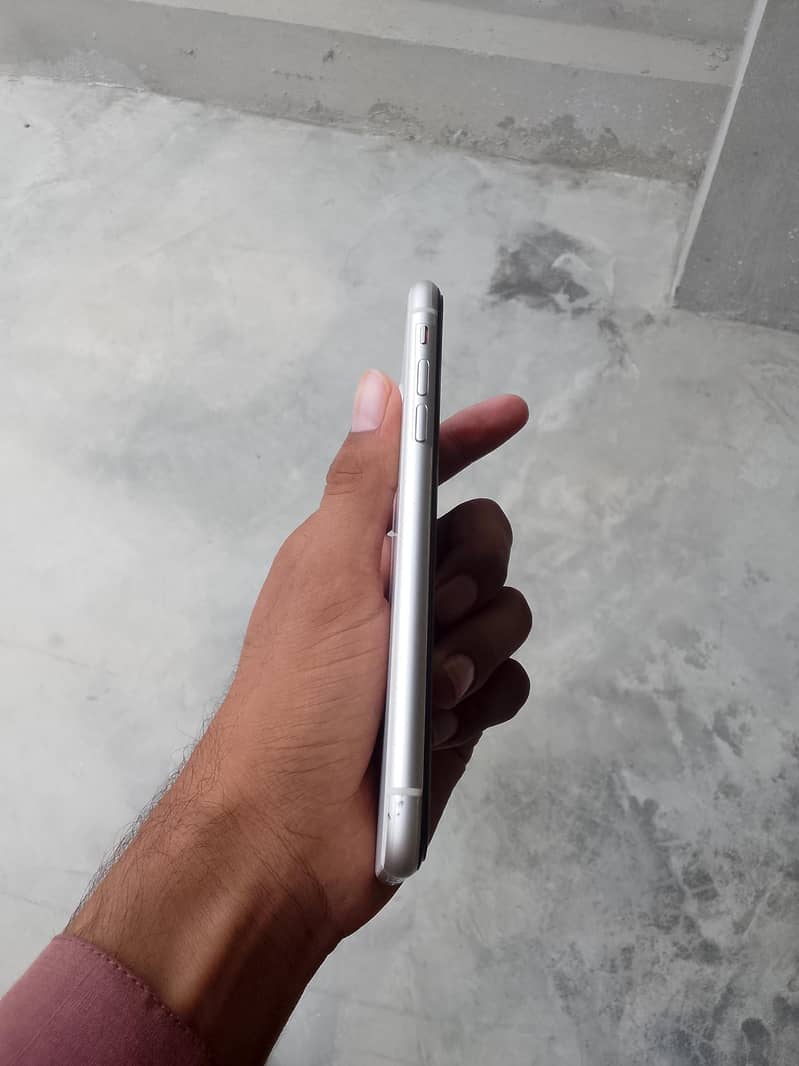 Apple iPhone 11 5