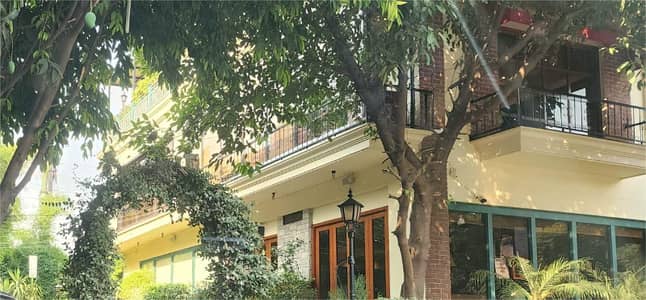 INVESTOR ALERT | PRIME G-6 ISLAMABAD 1,633 SQ. YARDS DEMOLISHABLE HOUSE FOR SALE G-6, Islamabad | Peaceful Location | Margalla-Facing