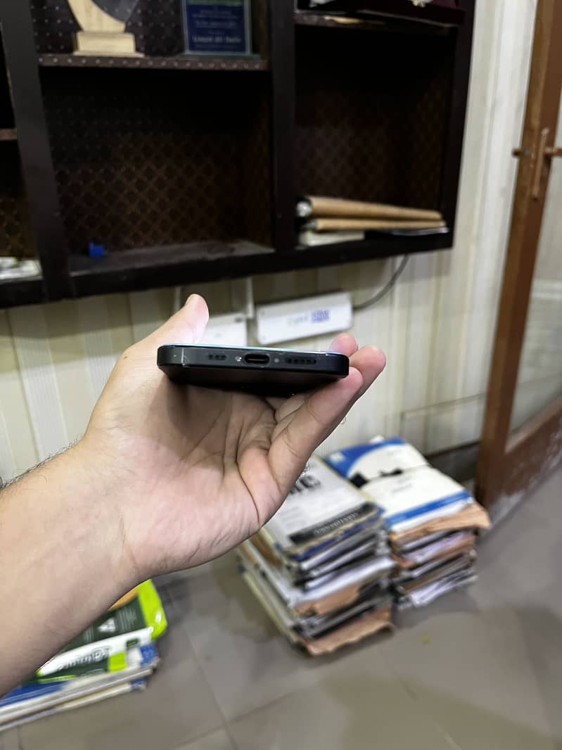 Apple iPhone 15 3