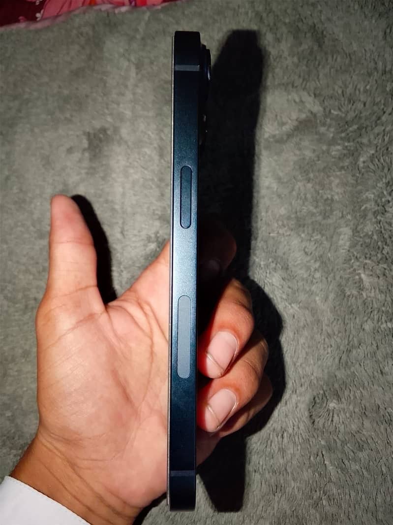 Apple iPhone 14 2