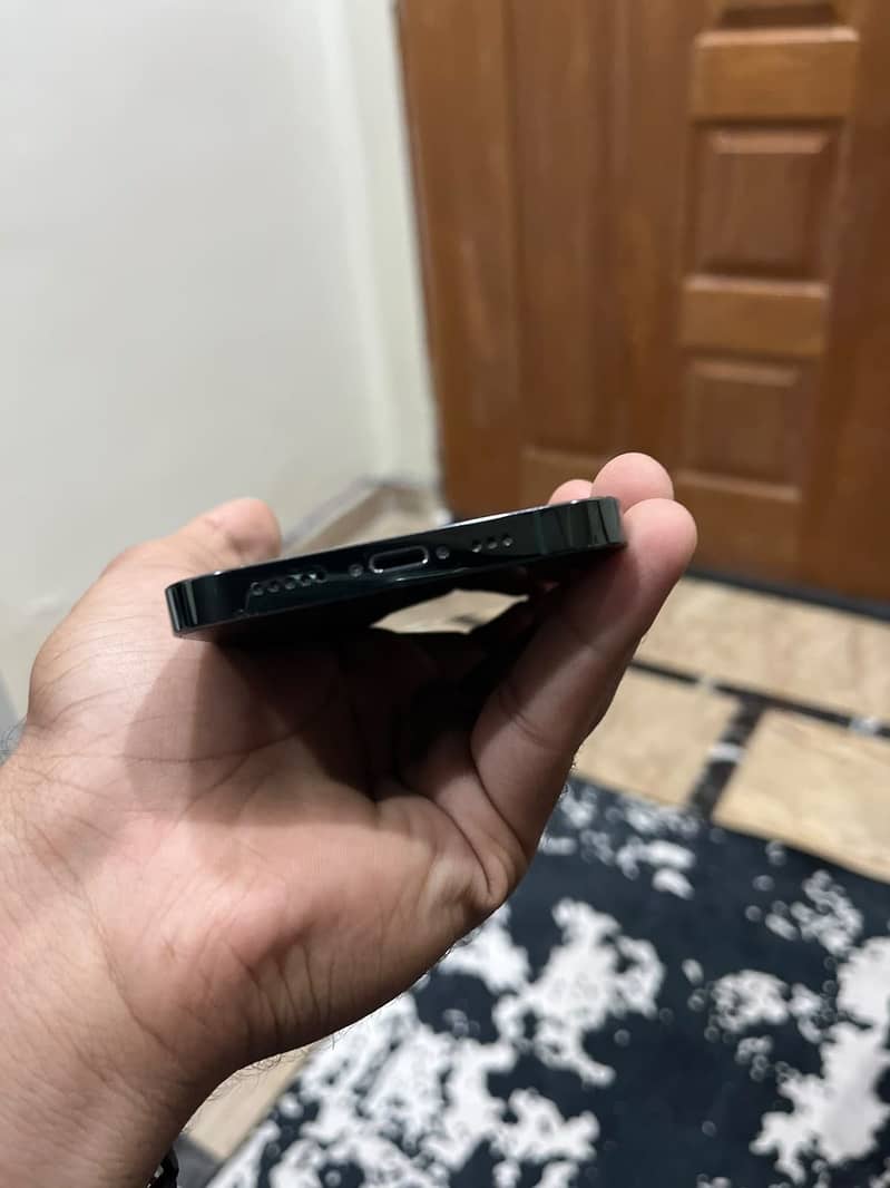 Apple iPhone 13 Pro 1
