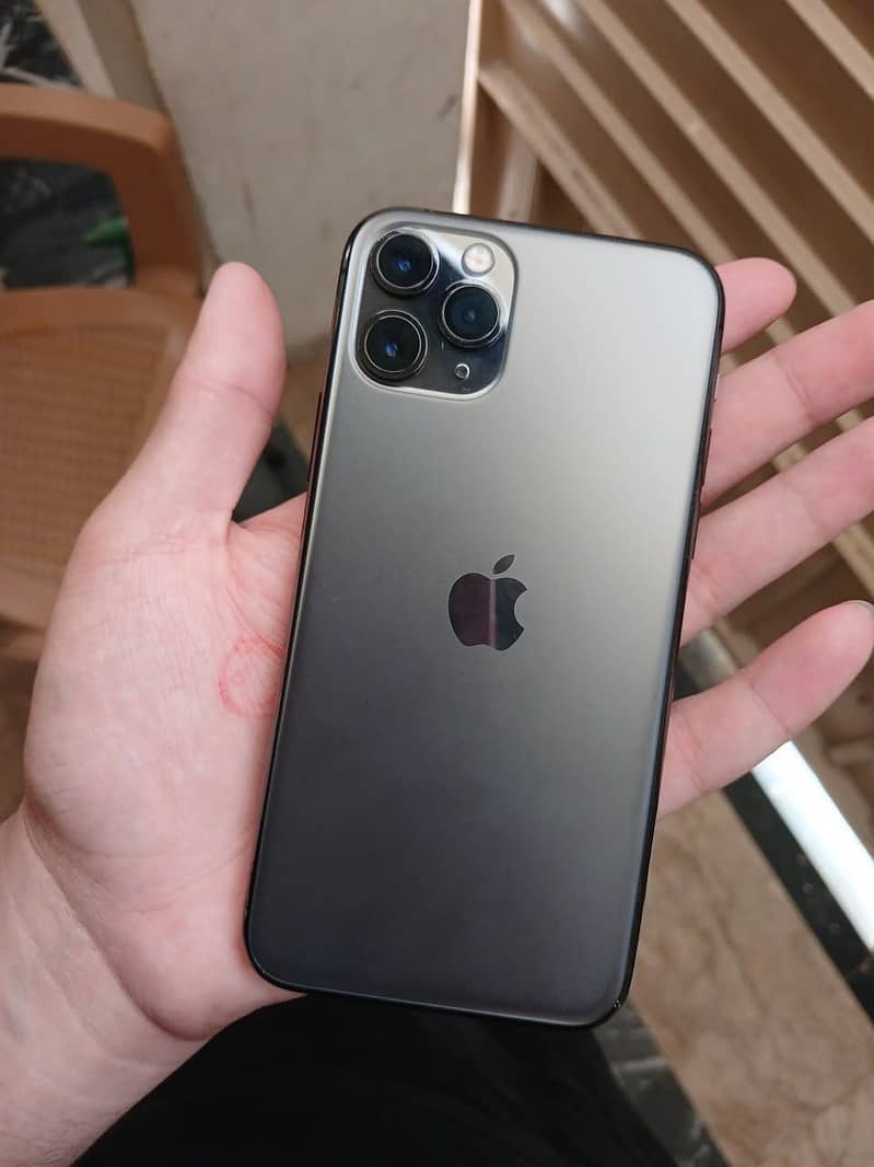 Apple iPhone 11 Pro 1