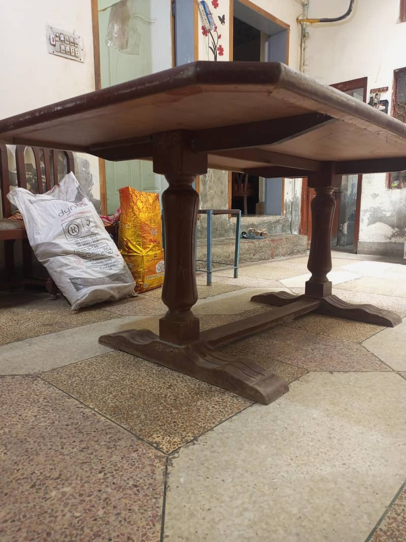 8 person Dining table 0