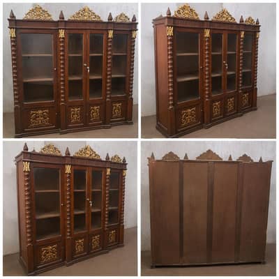 Showcase Almari Excellent condition