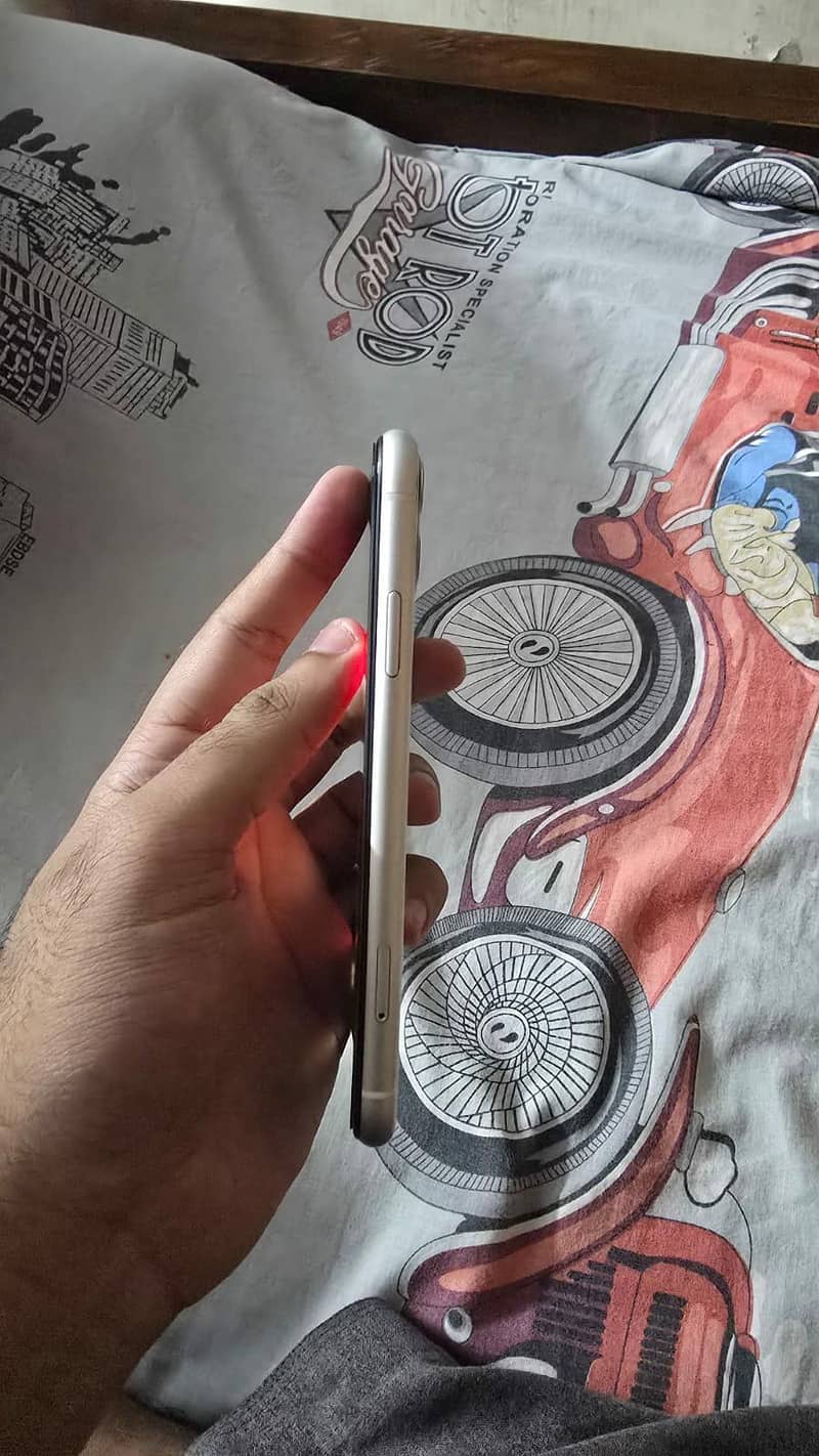 Apple iPhone 11 2