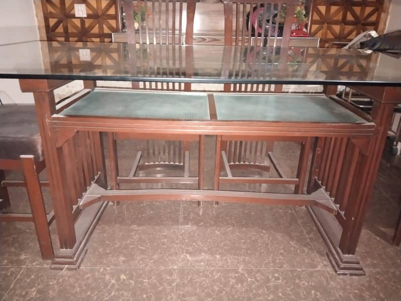 Dinning table 0