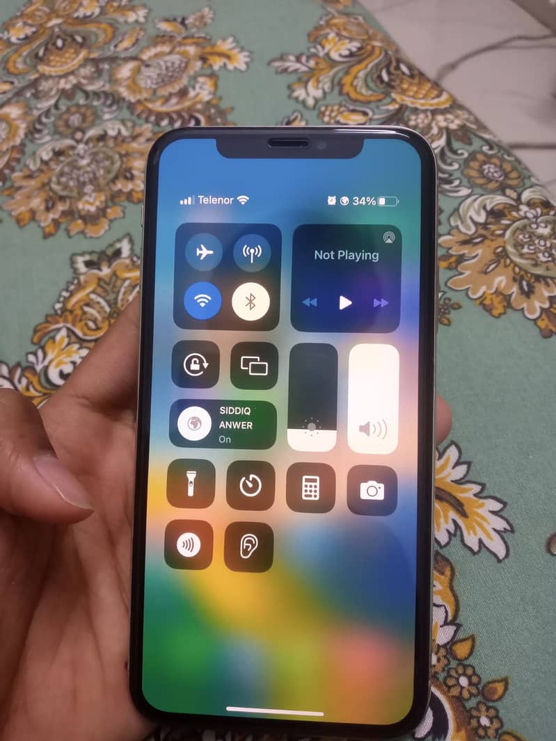 Apple iPhone X 4