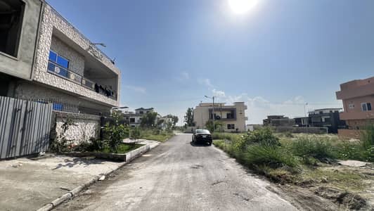 D17/1 Extension 10 Marla Good Location Corner Plot Available For Sale