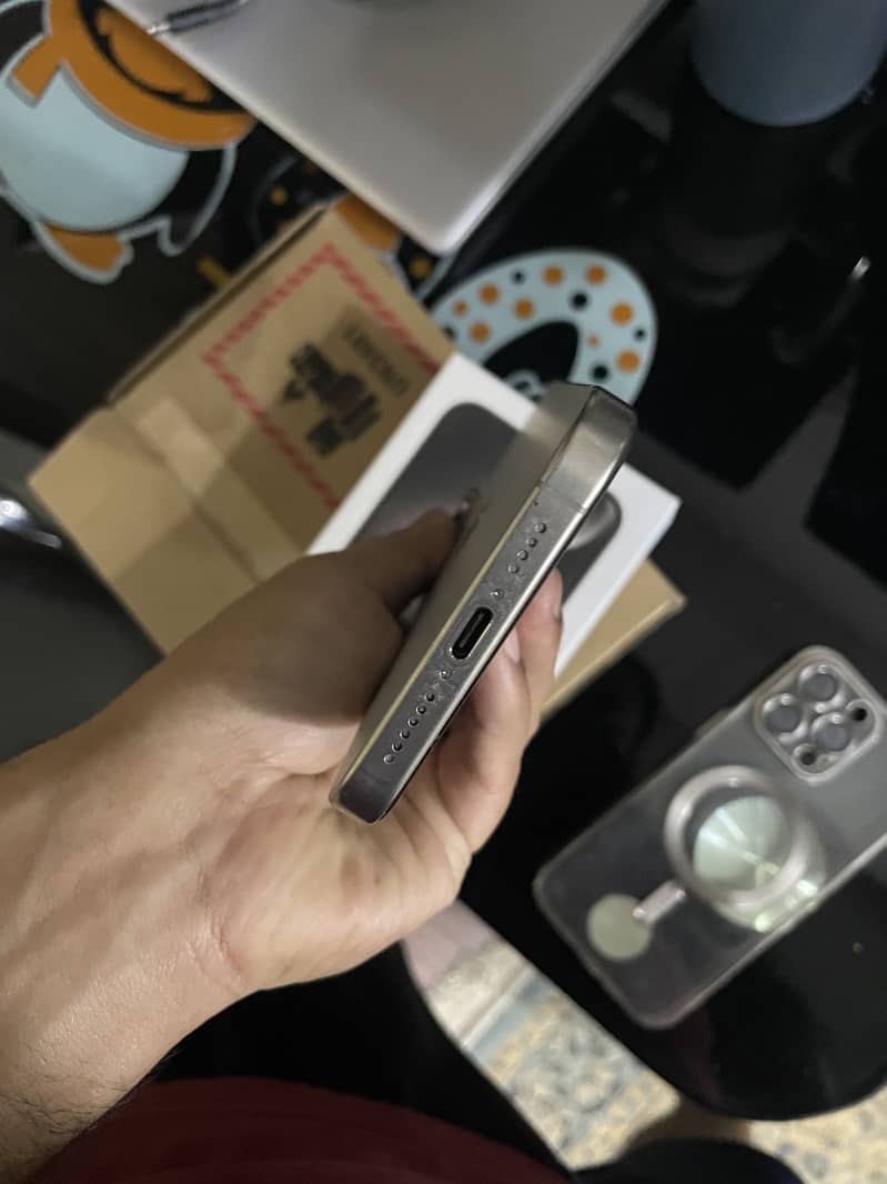 Apple iPhone 15 Pro Max 1