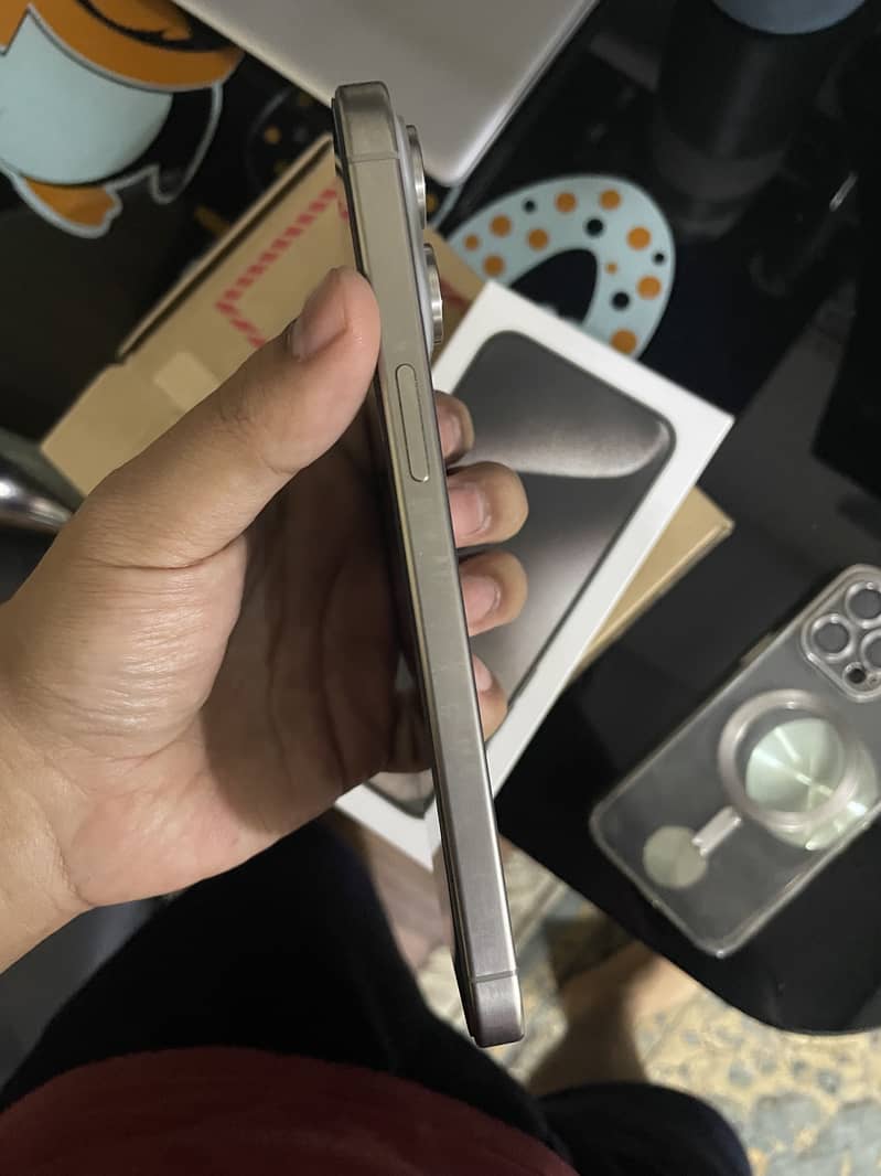 Apple iPhone 15 Pro Max 3
