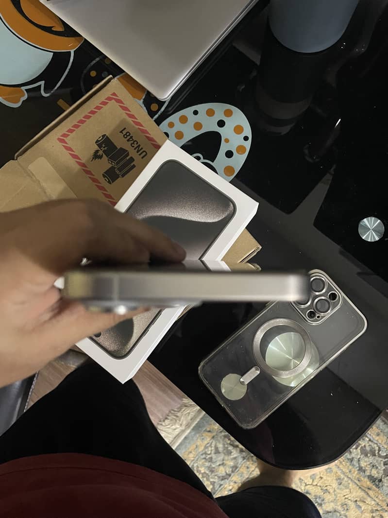 Apple iPhone 15 Pro Max 4
