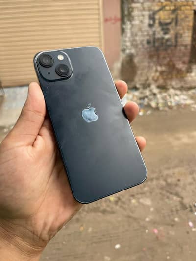 Apple iPhone 13
