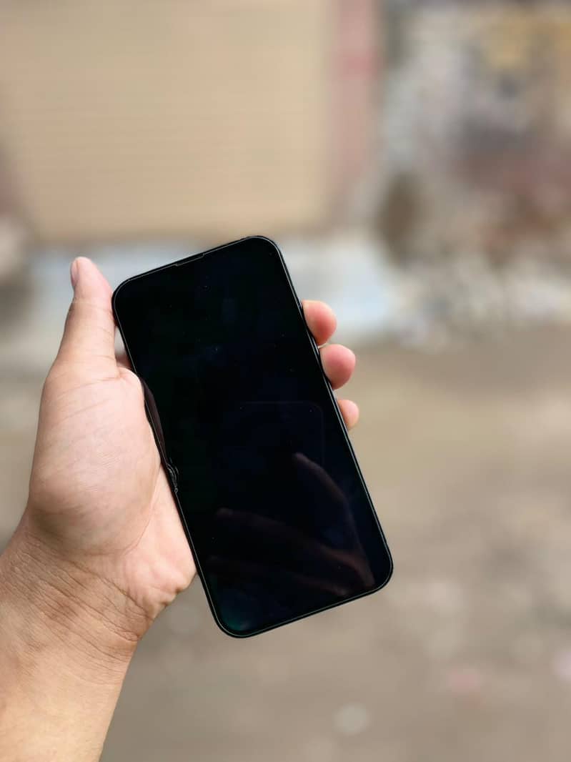 Apple iPhone 13 3