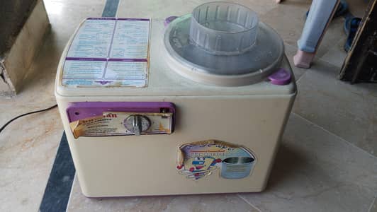 Quick Kneader (Ata Ghondhnay wali Machine)