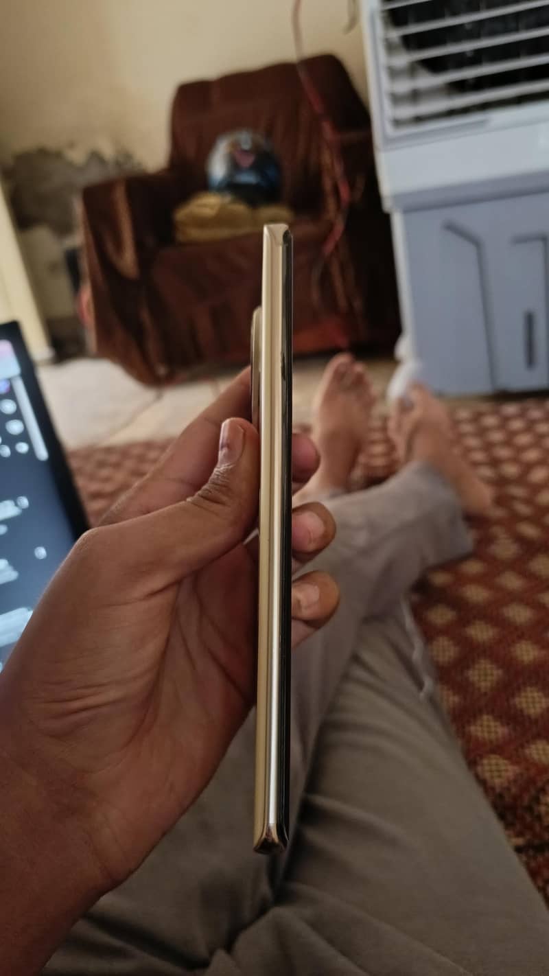 Tecno CAMON 30S 1