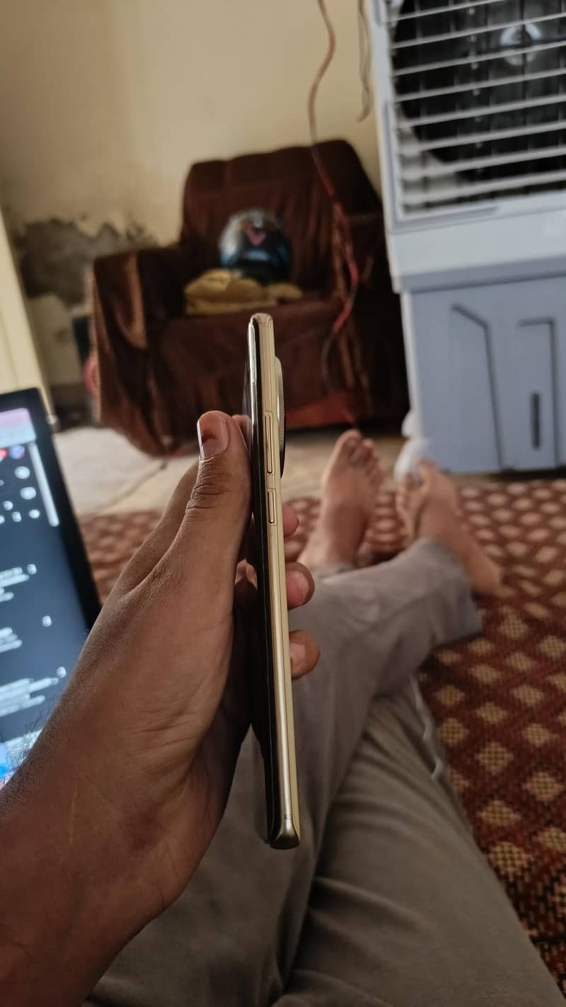 Tecno CAMON 30S 5