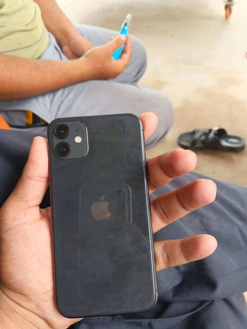 Apple iPhone 11 4