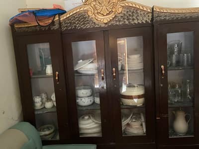 Showcase For Sale hay 20000 price bilkl new no demage